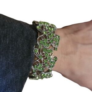 SHAMROCK rhinestone stretch bracelet "march"Elegant Silver and Green Bracelet